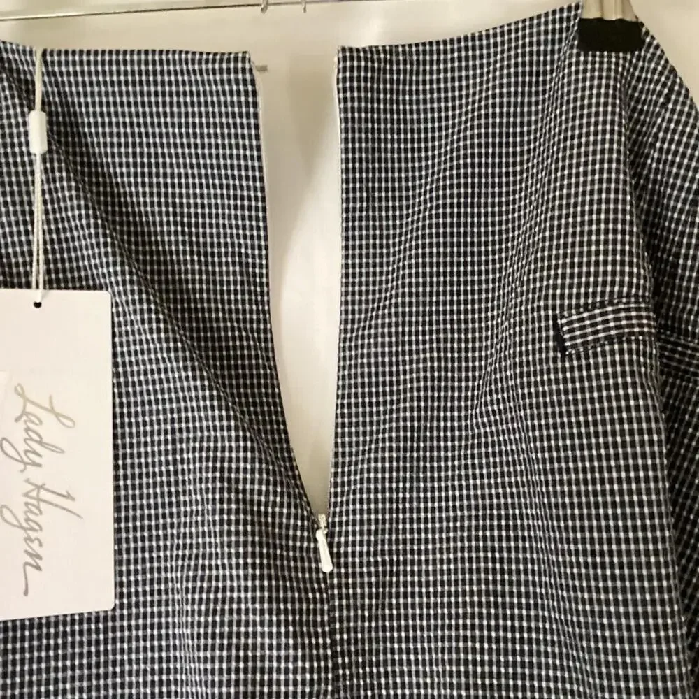 1069 NWT Lady Hagen Seer Sucker Skort White/Navy Size 18